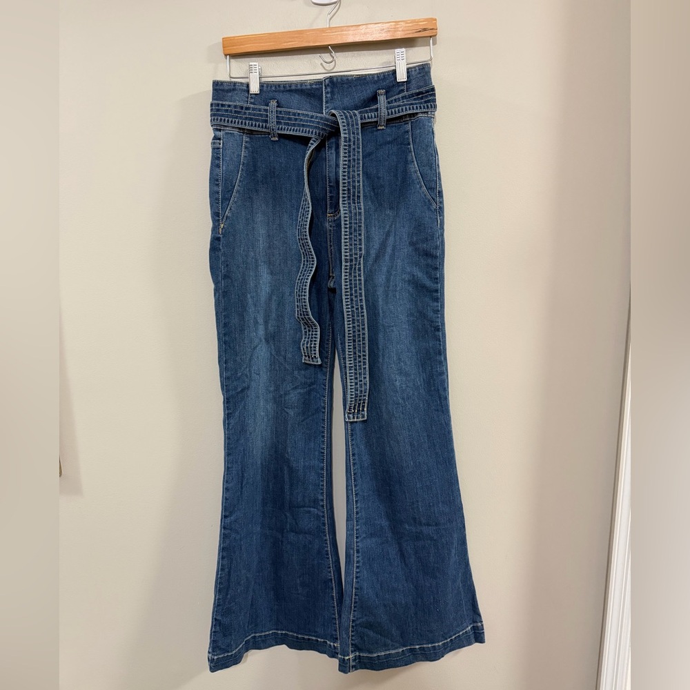 NWT Sneak Peek Dark Blue Flare Jeans with Belt. Size 11/W30